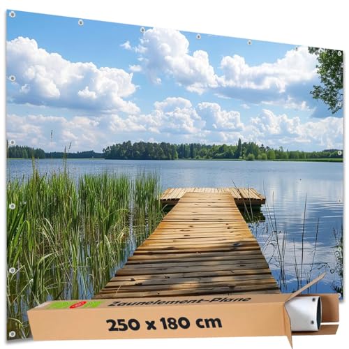 TRIOSK Sichtschutz Garten Dekoration Plane groß mit Motiv Holz Steg Holzweg Schilf See Motivbanner Blickdicht für Zaun Doppelstabmatten Zaunelement Gartenzaun Zaunblende PVC 250x180 cm von TRIOSK