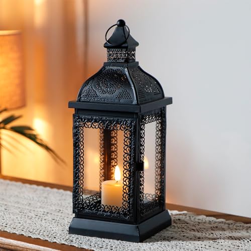TRIROCKS Metall-Kerzenlaterne Rustikaler Stil 33cm Hohe Dekorative Außenlaterne Kerzenhalter Mit Gehärtetem Glas Für Thanksgiving Garten Terrasse Partys Drinnen Draußen (Schwarz) von TRIROCKS