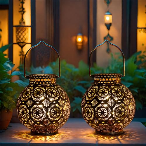 TRIROCKS Set von 2 marokkanischen Stil Metall Tischlampe 18 cm H Batteriebetriebene Kabellose Lampe mit LED-Lichterkette Birne Aussenlampe für Hause Wohnzimmer Tischplatte Drinnen Draußen (Braun) von TRIROCKS