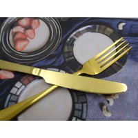 Benutzerdefinierte Gravur Farbe Gabel Und Messer Set, Personalisierte Tisch Servieren Besteck, Haus Hochzeitsdekor Familie, Braut Bräutigam Benutzerdefinierte Gravur Farbe Gabel Und Messer Set, Personalisierte Tisch Servieren Besteck, Haus Hochzeitsdekor Familie, Braut Bräutigam von TSTags