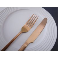 Benutzerdefinierte Gravur Farbe Gabel Und Messer Set, Personalisierte Tisch Servieren Besteck, Haus Hochzeitsdekor Familie, Braut Bräutigam Benutzerdefinierte Gravur Farbe Gabel Und Messer Set, Personalisierte Tisch Servieren Besteck, Haus Hochzeitsdekor Familie, Braut Bräutigam von TSTags