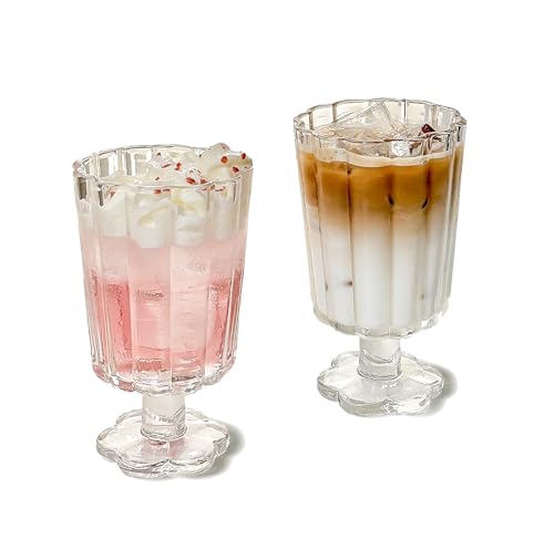 TUCHACA Fuß Eisbecher Trinkgläser Set von 2 (Durchsichtig), Blütenblatt Stil Glas Becher, geeignet für Saft, Eis, Cocktails, Dessert Mehr. von TUCHACA