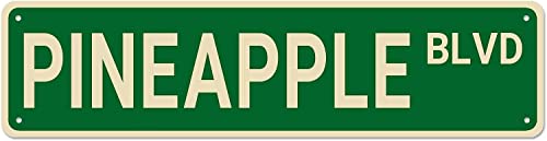 TUPLNO Pineapple BLVD Straßenschild – Ananas-Dekor, lustige Wanddekoration für Zuhause/Küche/Bauernhaus, hochwertiges Metallschild, 40,6 x 10,2 cm von TUPLNO
