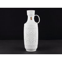 Große Weiße Biskaya Porzellan Vase Von Kaiser, Op Art Porzellan, West Germany, Mid Century, 60Er Jahre, Weißes Vintage Mcm von TWISTandPOP