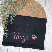 Hunde Pfötchen Handtuch Personalisiert Bestickt Hunde Pfötchen Handtuch Personalisiert Bestickt von TaLasTraumland