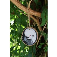 Glücklicher Geist Holz Ornament, Halloween Hänger Dekor von TabbyWorkshop
