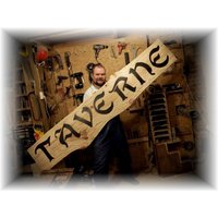 Personalisiertes Handgeschnitztes Zeichen Personalisiertes Handgeschnitztes Zeichen von TabernaVagantis