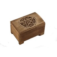 Schmuckschatulle Aus Holz Mit Handgeschnitztem Pentagramm Schmuckschatulle Aus Holz Mit Handgeschnitztem Pentagramm von TabernaVagantis