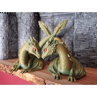 Twin Flame Dragon Book Display Twin Flame Dragon Book Display von TableDungeonHoard