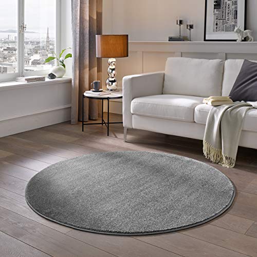 TacaHome Kurzflor Teppich Designer I Flauschiger Flachflor fürs Wohnzimmer, Esszimmer, Schlafzimmer oder Kinderzimmer | 120 cm rund Dunkel Grau TacaHome Kurzflor Teppich Designer I Flauschiger Flachflor fürs Wohnzimmer, Esszimmer, Schlafzimmer oder Kinderzimmer | 120 cm rund Dunkel Grau von TacaHome