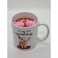Tassenkerze Kerze in Kaffeetasse Mit Schweinchen Und Spruch Ich Find Dich Saustark von TachinedasCreative