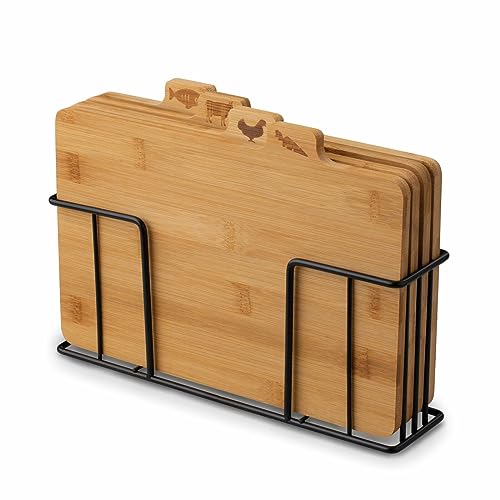 Küchenbretter Set aus 4 Schneidebrettern mit Zedernständer Ein Satz Bambus-Küchenbretter In Einem Schwarzen Metallständer Schneidebrett Hackbrett Küchenbretter Set aus 4 Schneidebrettern mit Zedernständer Ein Satz Bambus-Küchenbretter In Einem Schwarzen Metallständer Schneidebrett Hackbrett von KH