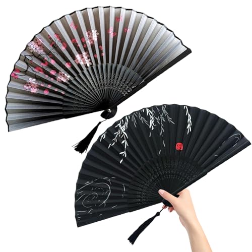 2pcs Folding Handlüfter 2 Stile Chinesische Lüfter Seidentuch Bambus Hand mit Quasten gehöcherten Schnitzhandheld für Tanzleistung Wanddekoration 2pcs Folding Handlüfter 2 Stile Chinesische Lüfter Seidentuch Bambus Hand mit Quasten gehöcherten Schnitzhandheld für Tanzleistung Wanddekoration von Tadoiooy