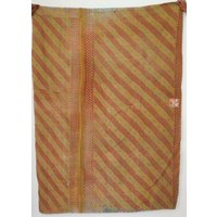 Vintage Kantha Quilt Handgemachter Überwurf Aus Recycelter Baumwolle Vintage Kantha Quilt Handgemachter Überwurf Aus Recycelter Baumwolle von Tagayi