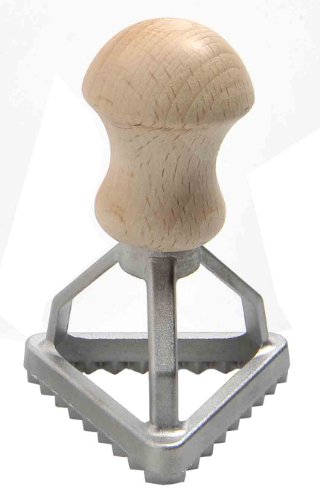 Eppicotispai Dreieckiger Ravioli-Stempel aus Aluminium mit Griff aus Buchenholz. Eppicotispai Dreieckiger Ravioli-Stempel aus Aluminium mit Griff aus Buchenholz. von Eppicotispai