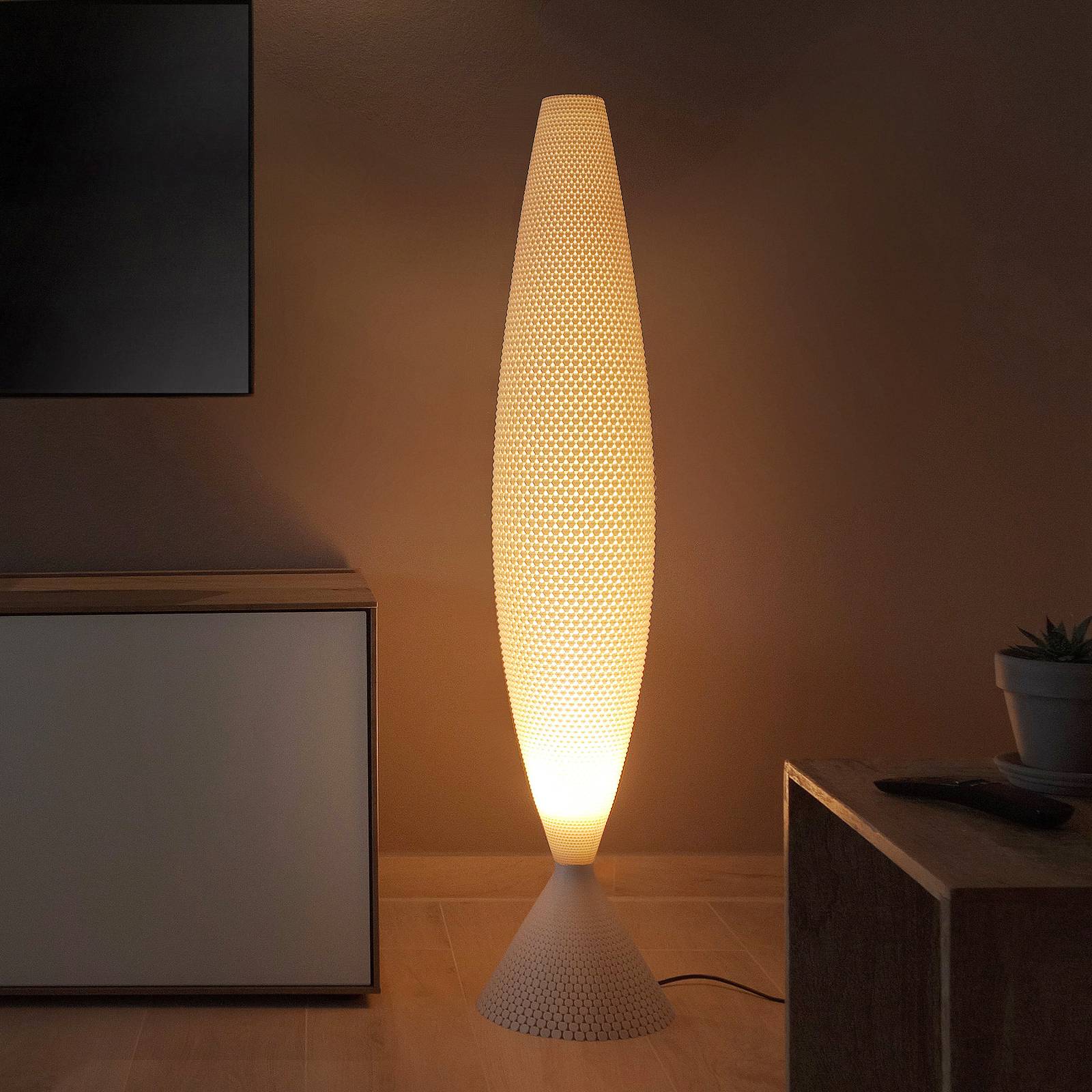 Stehlampe Diamant aus Biomaterial, linen, 115 cm von Tagwerk