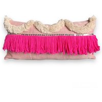 Hot Pink Boho Fransen Kissenbezug von TaisaSilecky