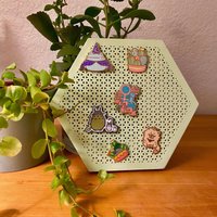 Pinnwand | Hexagon | Spray Painted | Bis Farbe Vorrat Reicht Für Emaille Pins Weitere Formen Im Shop von TakoPrints