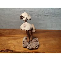 Parasit Holz Mit Drei Pilzen, Pilz Figur, Handarbeit, Weihnachtsgeschenk von TaksuGalleryUbud
