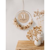 Personalisierter Türkranz Mit Trockenblumen Und Graviertem Namensschild 3D-Effekt | Eingangsdeko Willkommensschild Türschild von TalesOfMarley