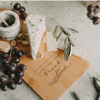 Personalisiertes Schneidebrett Als Geschenk Zur Hochzeit Mit Name Oder Einzugsgeschenk Für Paare & Familien von TalesOfMarley
