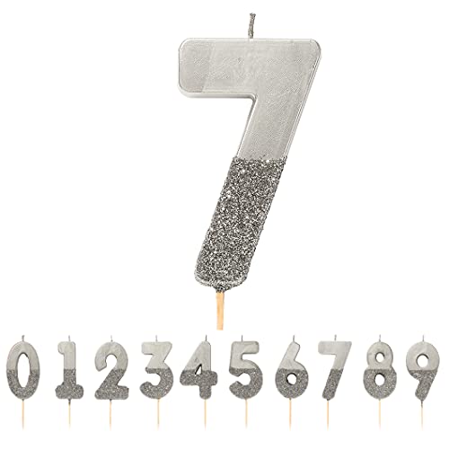 Talking Tables Silberne Geburtstagskerze Nummer 7 mit Glitzer – Premium hübsche Tortendekoration – für Kinder, Erwachsene, 7, 70. Geburtstagsfeier, Jubiläum, Meilensteinzeitalter, Silber Talking Tables Silberne Geburtstagskerze Nummer 7 mit Glitzer – Premium hübsche Tortendekoration – für Kinder, Erwachsene, 7, 70. Geburtstagsfeier, Jubiläum, Meilensteinzeitalter, Silber von Talking Tables