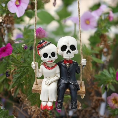 Halloween Skelett Gartenstatuen,2 Stück Skelett Gartenfigur Skulptur mit Schaukel,Skelett Deko Gruselig Braut und Bräutigam Hängende Skelett Deko aus Harz,Halloween Wasserdichtes Gartendeko (01) von Talleros