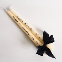 Personalisierte Handgeschriebene Taper Candle, Hochzeit Alles Gute Zum Geburtstag Kalligraphie Kerze Abendessen Tisch Dekor Valentines Handgemachte von Tamburrinis
