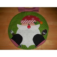The Santa Tischset Tischdecke von TandDStichesPlus