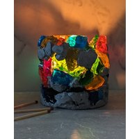 Regenbogenglas in Grau Beton Teelicht Kerzenhalter von TantalusShop