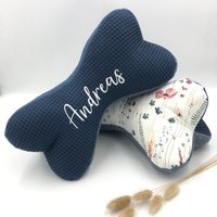 Leseknochen Opt. Mit Namen - Wildblumen, Rauchblau von TanteFi