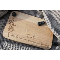 Frühstücksbrett - Personalisierte Bretter Geschenk Geburtstag Muttertag Weihnachten Holzbrett Schneidebrett Erzieher Abschied Frühstücksbrett - Personalisierte Bretter Geschenk Geburtstag Muttertag Weihnachten Holzbrett Schneidebrett Erzieher Abschied von TanteMaja