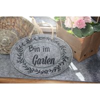 Schild Filz .. Bin Im Garten /Sind Mit Blätterranke Foliendruck-Filz in Verschiedenen Farben Schild Filz .. Bin Im Garten /Sind Mit Blätterranke Foliendruck-Filz in Verschiedenen Farben von TantePe