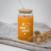 Trinkglas | Bee Happy Inkl. Bambusdeckel & Glasstrohhalm Design Geschenkidee von TanteResi