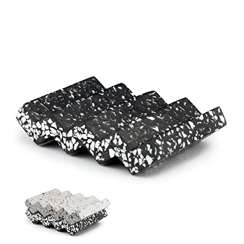 Tapeera Zig Zag Seifenschale aus Jesmonite Terrazzo-Stein – Beton Seifenablage für Waschbecken, Dusche und Küche – Selbstentwässernde Seifenhalterung für Feste Seife oder Schwamm (Schwarz) von Tapeera