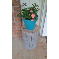 Grauer Stumpentisch Nachttisch Sofatisch Stump Hocker - 7-8" Durchmesser Custom Heights Verfügbar von TarheelCustomWood