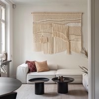 Abstrakter Makramee-Wandbehang, Boho-Wandbehang, Strukturierter Boho-Wandteppich, Naturfaser-Wandkunst, Mid-Century Makramee-Wandkunst von TariTali