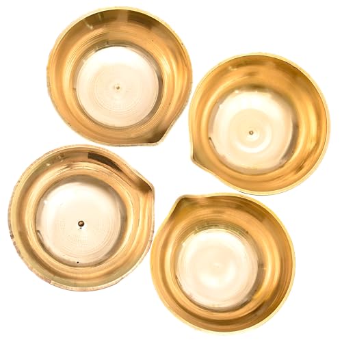 Brass Diya Set of 4 Deepak Long Wick Diva Traditional Indian Festival Décor Decoration for Pooja Temple Mandir Home Karthik Deepam Decorative Lighting Accessories and Gifting von Tarini Gallery