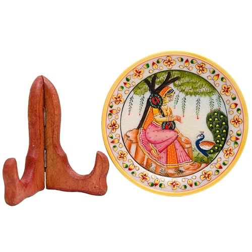 Marble Decorative Plate Traditional Indian Handpainted with Stand for Decoration Home Office Wedding Party Décor and Gifting (Rajasthani Lady with Peacock) von Tarini Gallery