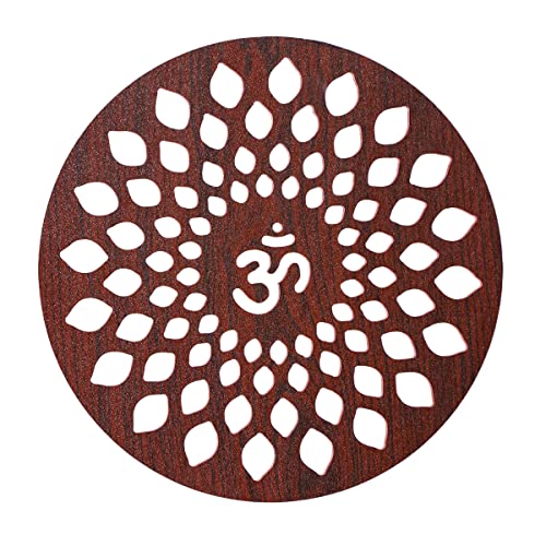 Om Holz-Design, handgefertigte Skulptur, Wand, Tür, zum Aufhängen, Mandala-Muster, dekoratives Schaustück für Zuhause, Büro, Tempel, Yoga, Meditation, Dekor und Geschenk von Tarini Gallery