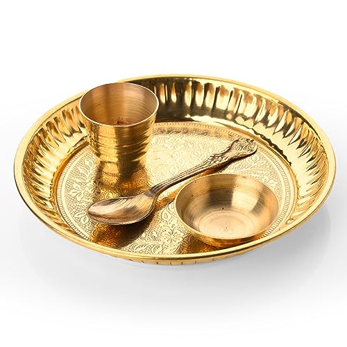 Tarini Gallery Brass Pooja Zubehör Artikel für Janamasthmi Navratri Pooja Essential Pooja Artikel für den Heimtempel Offering Bhog Prasad und Verschenken (Bhog Thali Set-4 Stück) von Tarini Gallery