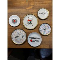 Dekorativer Wandteller Smile Mit Goldrand, Retro Vintage Upcycling in Hsndarbeit Weiter Verarbeitet Bemalt Und Bedruckt Text Spruch von TaschaFu