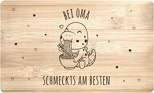 Tassenbrennerei Frühstücksbrettchen mit Spruch - Bei Oma schmeckts am besten - Made in Germany - Vesperbrett mit Motiv Geschenk Großmutter (Oma) von Tassenbrennerei