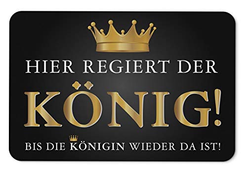 Tassenbrennerei Fußmatte innen - Hier regiert der König, Bis die Königin Wieder da ist - Fußabtreter lustig mit Spruch, Türmatte waschbar - Witziges Geschenk (Schwarz) von Tassenbrennerei