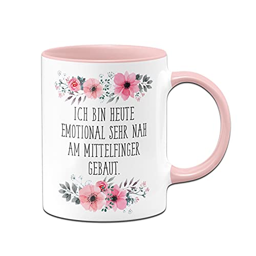 Tassenbrennerei Original - Blümchen Tasse mit Spruch Ich bin heute emotional sehr nah am Mittelfinger gebaut - Kaffeetasse lustig als Geschenk für Kollegin (Rosa) von Tassenbrennerei