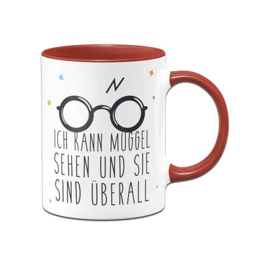 Tassenbrennerei Tasse mit Spruch Ich kann Muggel sehen und sie sind überall - Kaffeetasse lustig als Geschenk für Fans der Zauberei (Rot) von Tassenbrennerei