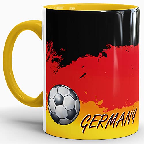 Deutschland-Tasse passend zur WM oder EM mit Fussball - Innen & Henkel Gelb/Länderfarbe/Weltmeisterschaft/Flagge/Fahne/Cup/Mug/Qualität made in Germany von Tassendruck