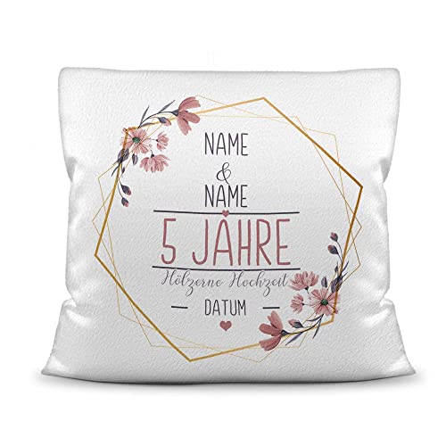 Tassendruck Kissen Hochzeitstag Hölzerne Hochzeit - mit Name & Datum selbst gestalten - 5 Jahre Ehe, Geschenk Hochzeit, Jubiläum, Jahrestag - Hochzeit Kissen Weiß flauschig, 40x40 cm I Personalisiert von Tassendruck