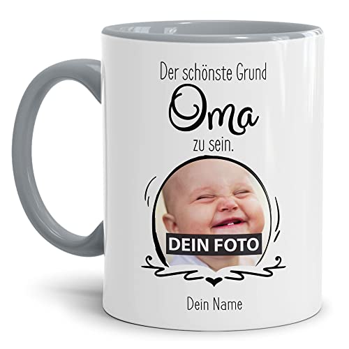 Tasse mit Spruch - Der schönste Grund Oma zu Sein - Personalisierbare Keramiktasse mit Namen und Foto - Geschenk Oma - Innen & Henkel Grau, 300 ml von Tassendruck