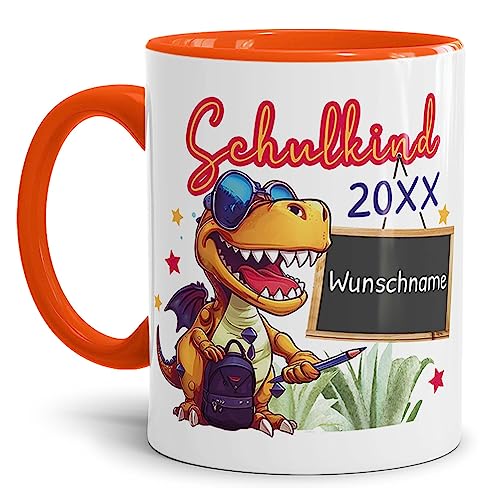 Tassendruck Personalisierbare Tasse zur Einschulung - Schulkind mit Name und Jahr personalisiert - Dino Tasse, personalisierte Geschenke zur Einschulung | 300ml, Innen & Henkel Orange von Tassendruck
